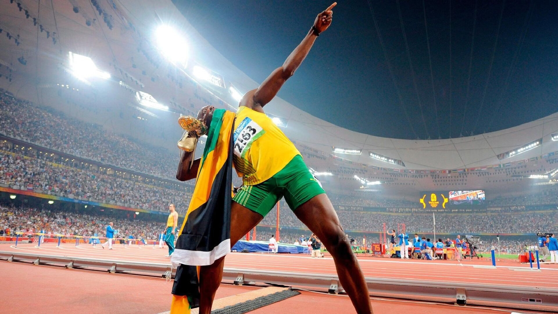 法国队稳步晋级混合接力决赛，法国队重赛