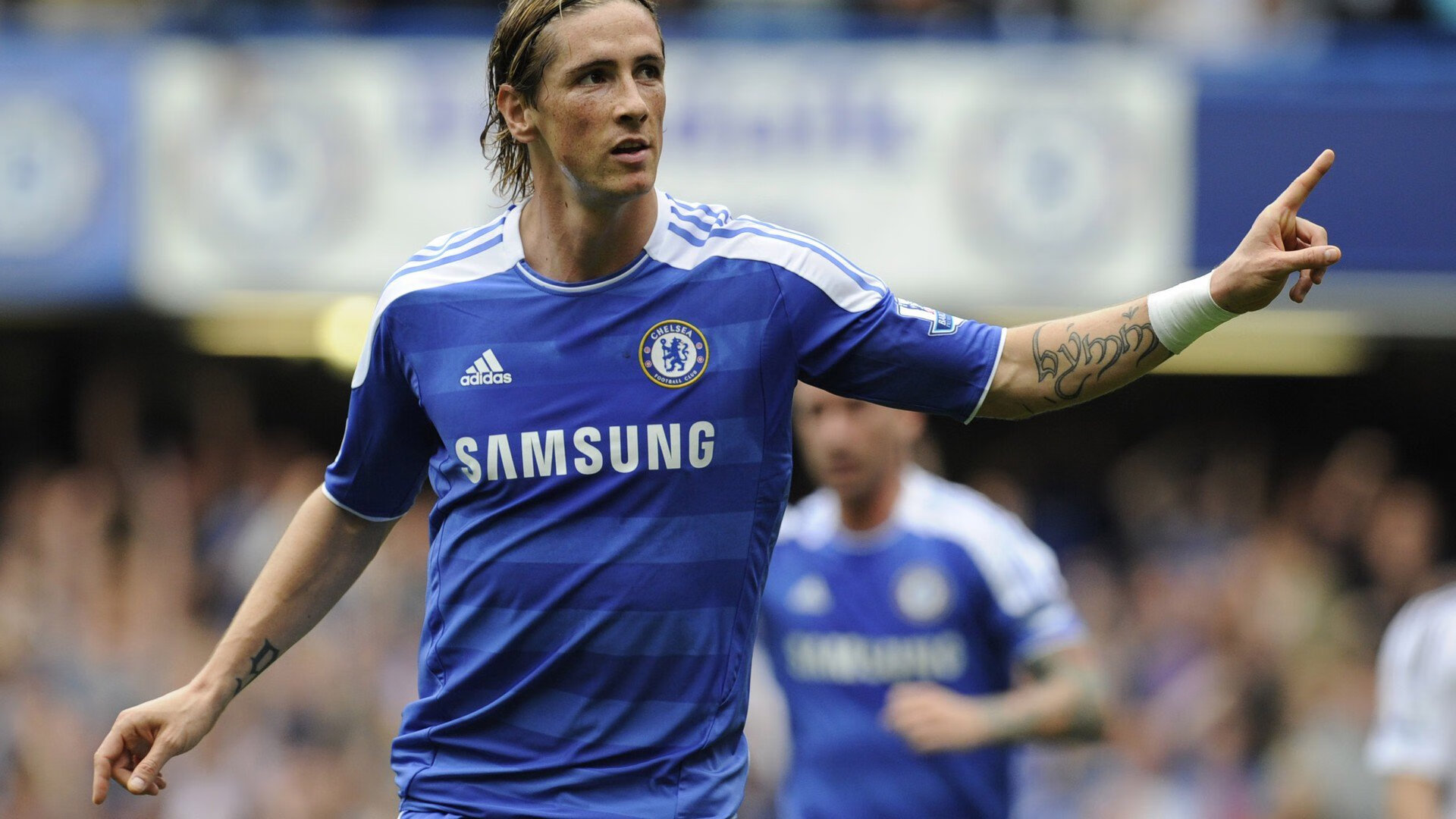 莫伊：全黑队的强力前锋，用出色的防守和scrum带来巨大优势，莫伊塞斯队长