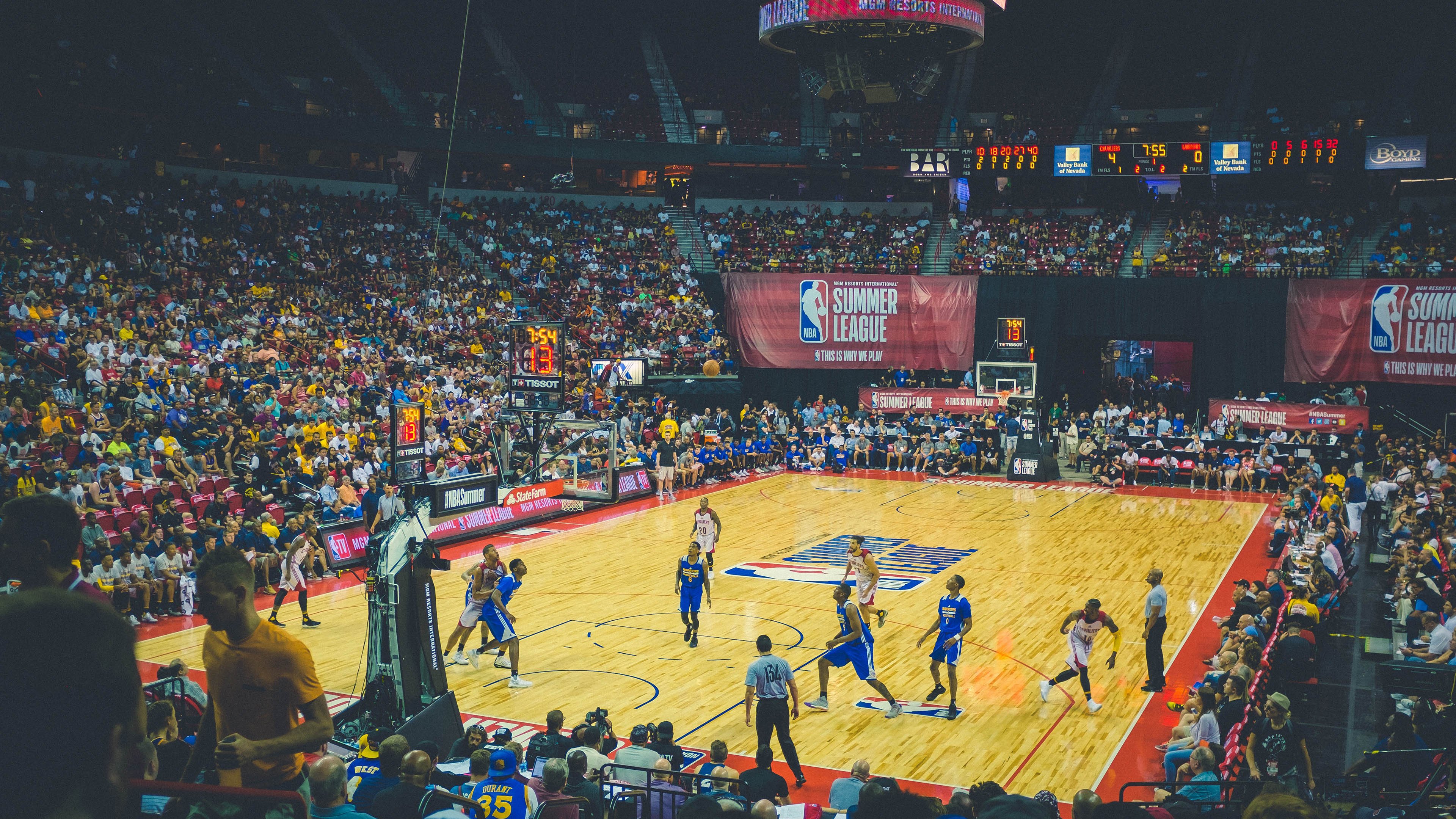 德甲拼搏精神：万众瞩目的精彩演出，德甲口号